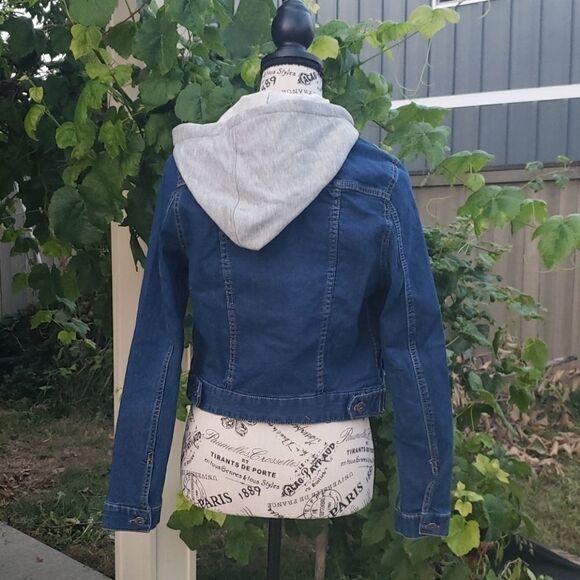 NWT Long Sleeve Denim Button Down Jacket Hoodie - Picture 2 of 7